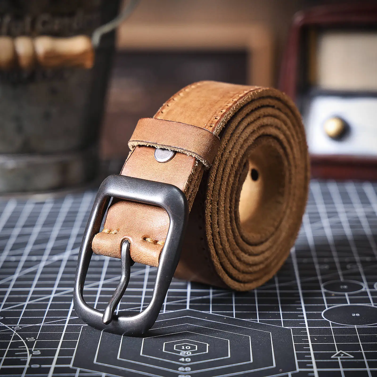 Echtleder-Herrengürtel aus Rindsleder, italienisches dickes Leder mit Geschenkbox, vielseitiger Retro-Jeansgürtel für Herren, ideale Wahl als Geschenk. – Detail 25