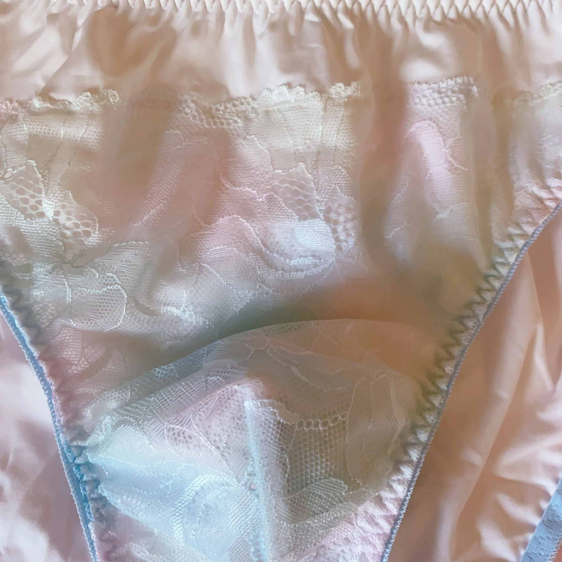 ملخصات رجل الدانتيل الأزرق #4