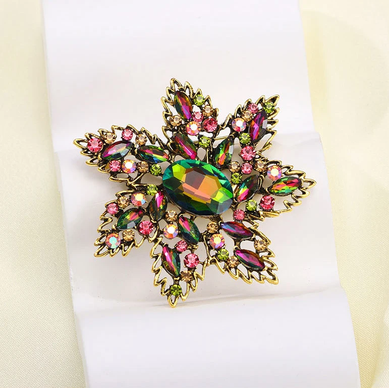 Broche de flor de planta con incrustaciones de diamantes de colores de moda transfronteriza con una sensación de gama alta y Flor de pecho de cristal de gama alta