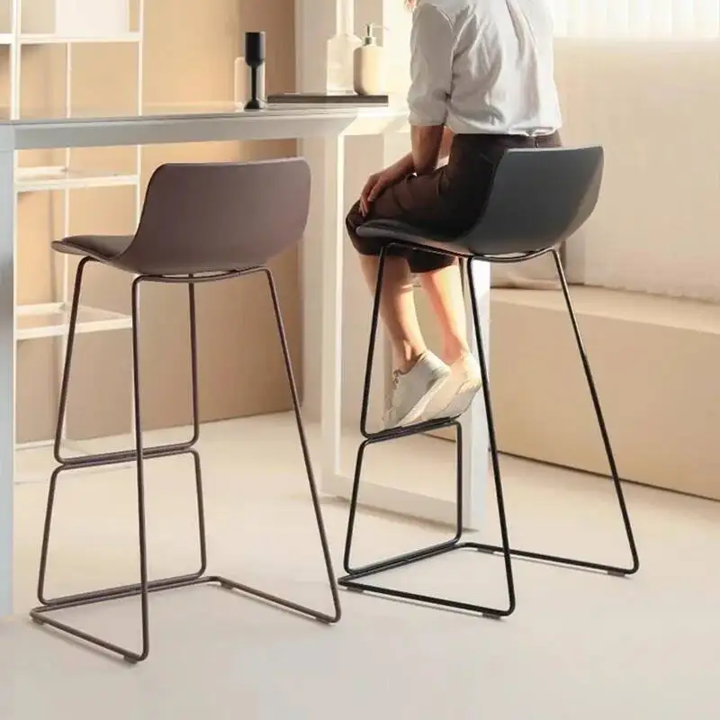 

Стул промышленный минималистичный, табурет для барной стойки, дизайнерский железный барный стул, европейский библиотечный стул, высокий металлический стул для кухни, уличная мебель