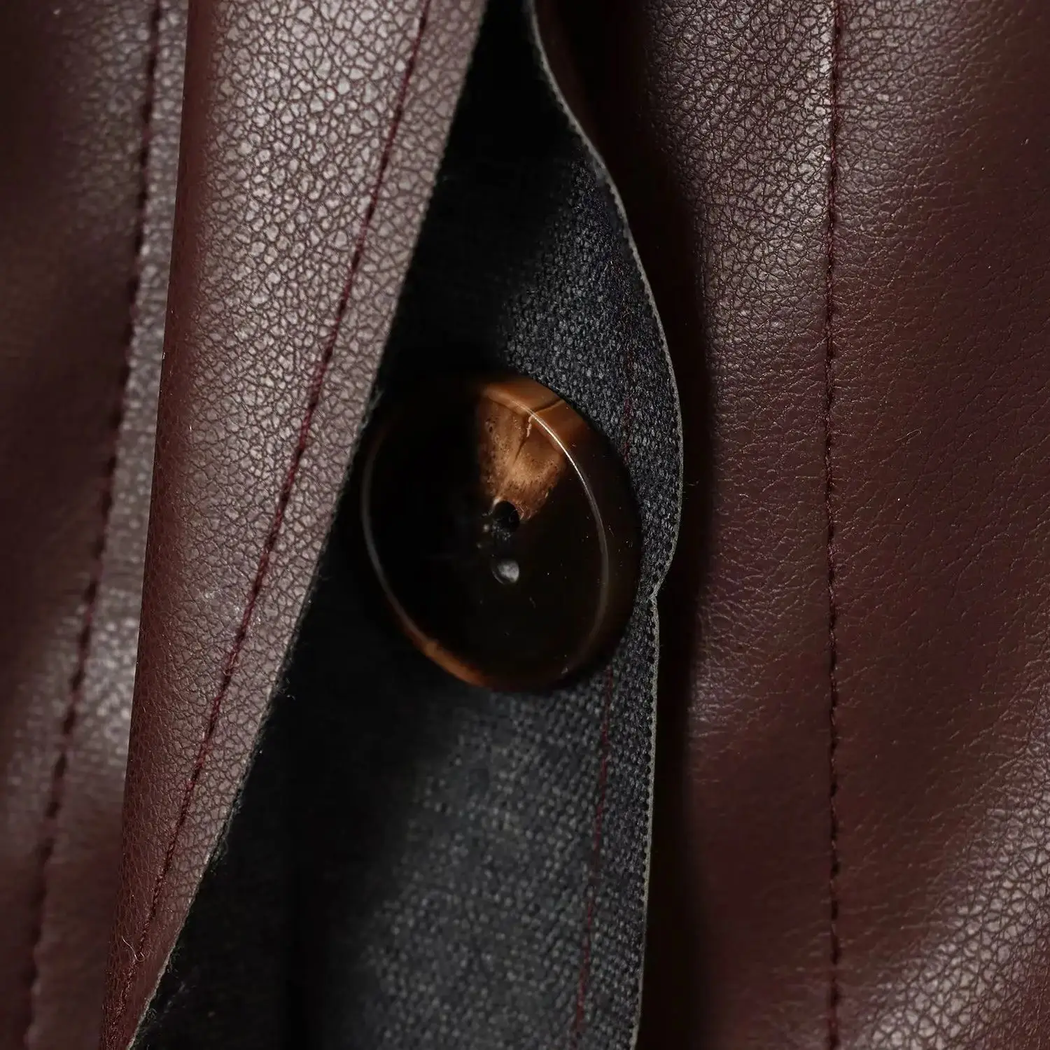 DiYiG WOMAN 2025 Winter New Fashion Faux Leather Short Jacket All-match Lapel Chic Pocket Casual Jacket Outerwear Mujer