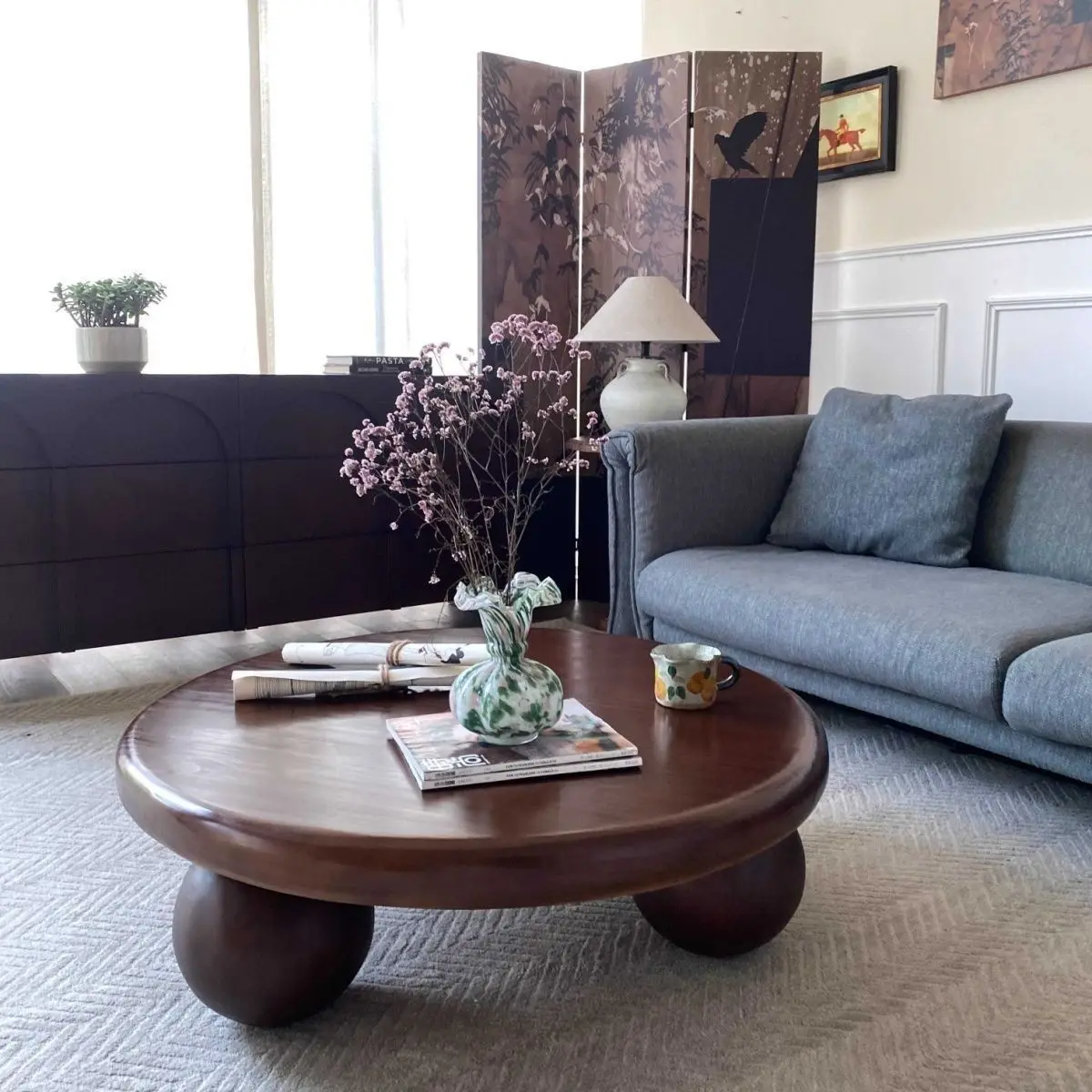 طاولة قهوة مستديرة، خشب متين قديم، منزل حديث #3