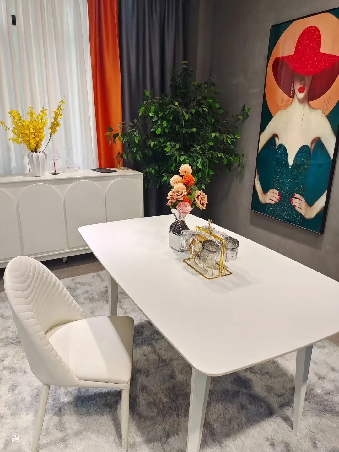 -High-End Sinterplatte kombiniert mit Metall-Esstisch-Set Marmor Modernes italienisches Esszimmer Modernes Esstisch-Set