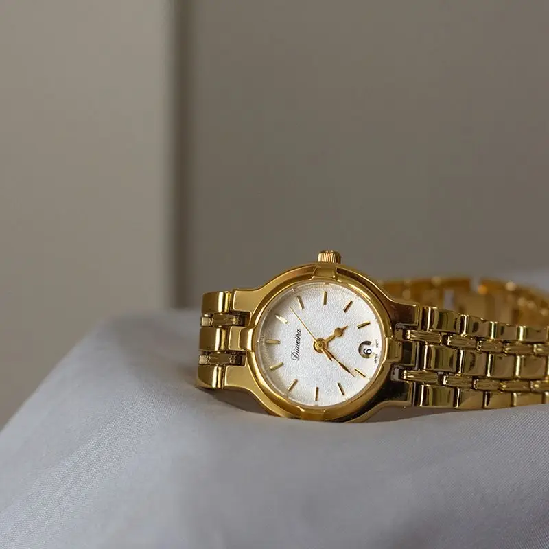 Elegant women's wristwatch, vintage-style steel strap, calendar watch, fashionable quartz watch, a perfect gift for women.