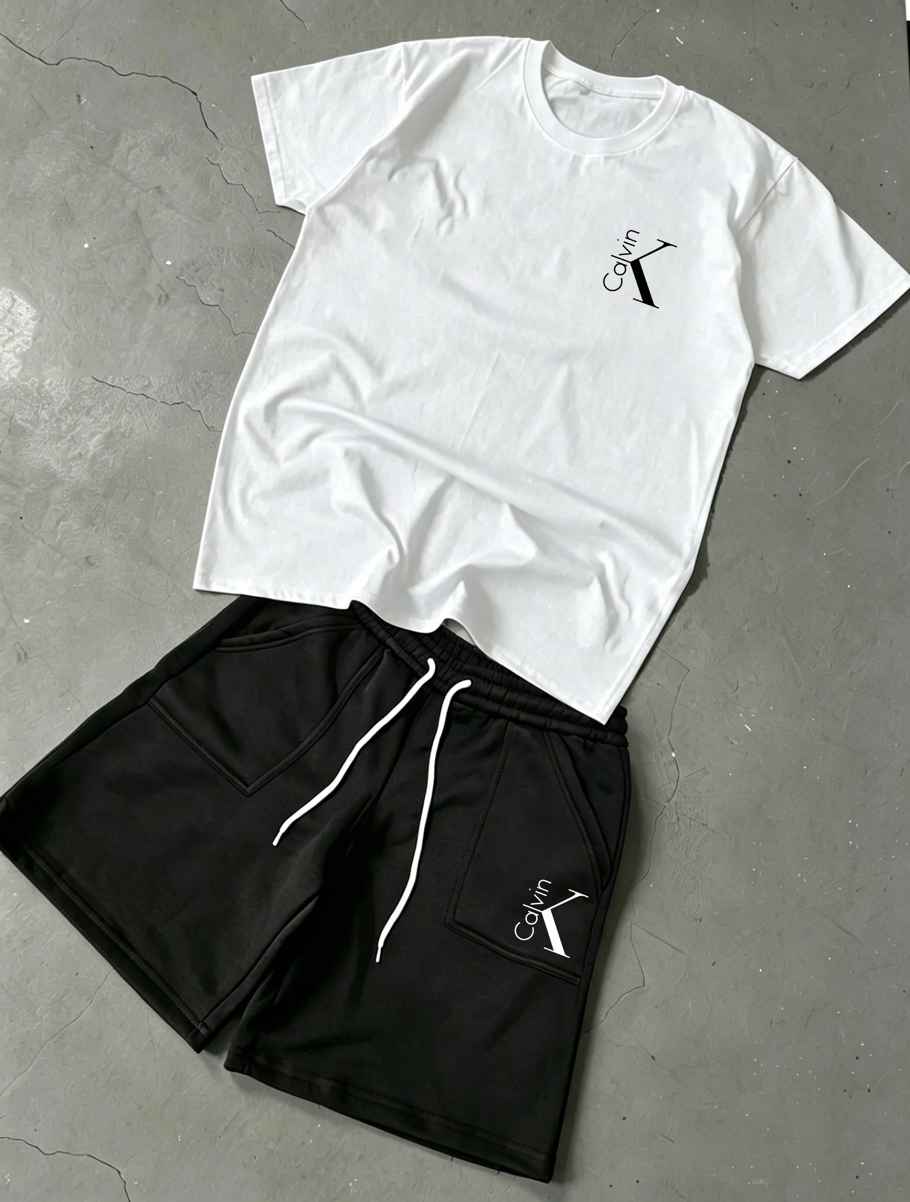 

Minimal Slant K Letter Print Cotton Top & Fleece Shorts Set, Low-key Simple All-in-one Outfit for Lazy Daily