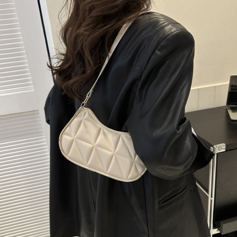 

Retro Quilted Crescent Shoulder Purse, Minimalist Triangle Stitched Brown Versatile Bag ,for Work Everyday Commuter Handbag