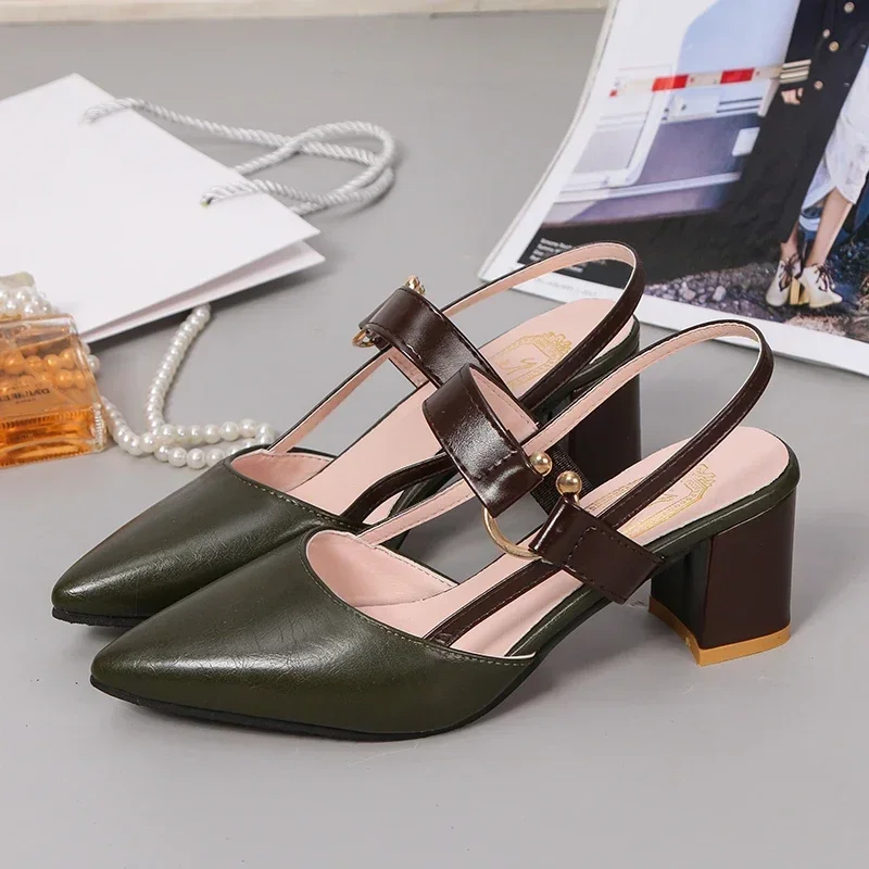 

2024 Sandals Women's Summer New Pointy Chunky Sandals Large Size Women's Fashion Woman Shoes Sandals