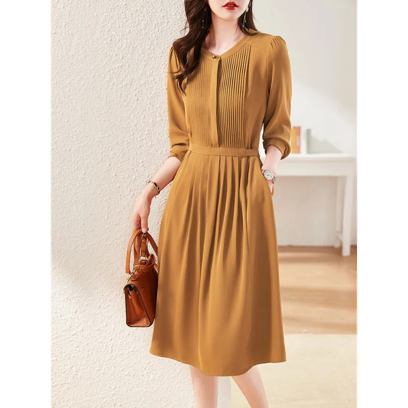 2023 New Spring and Autumn Fashion Temperament Commuting Simple Loose Relaxed Senior Atmosphere Show Thin Pleated Dress