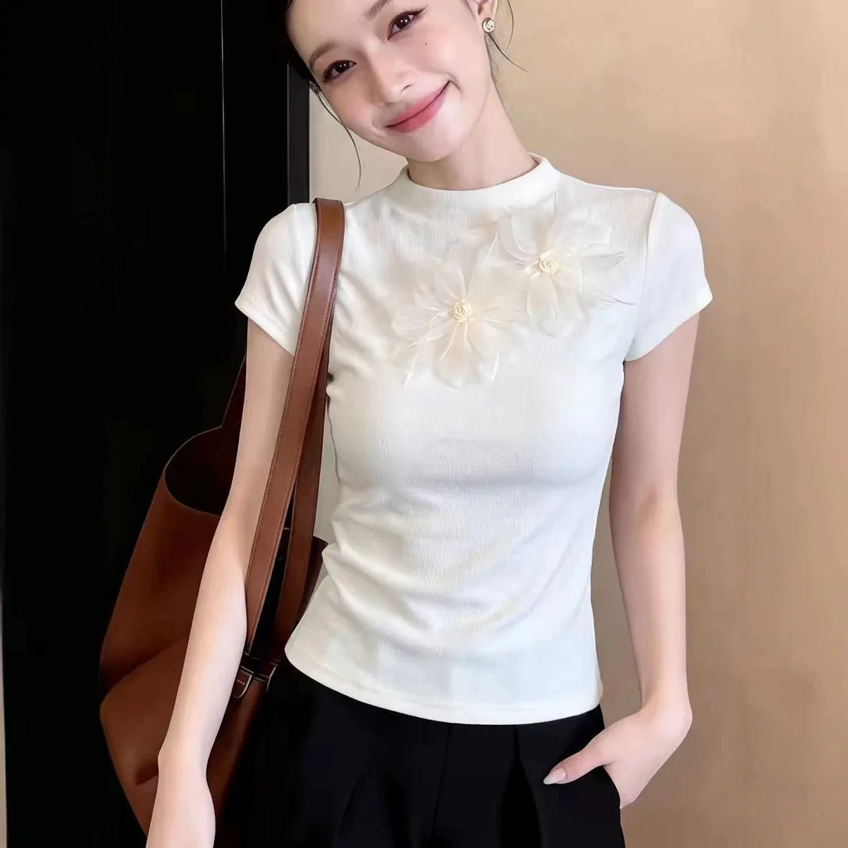 Summer women's new girly style thin white three-dimensional flower inside and outside round neck short-sleeved t-shirt
