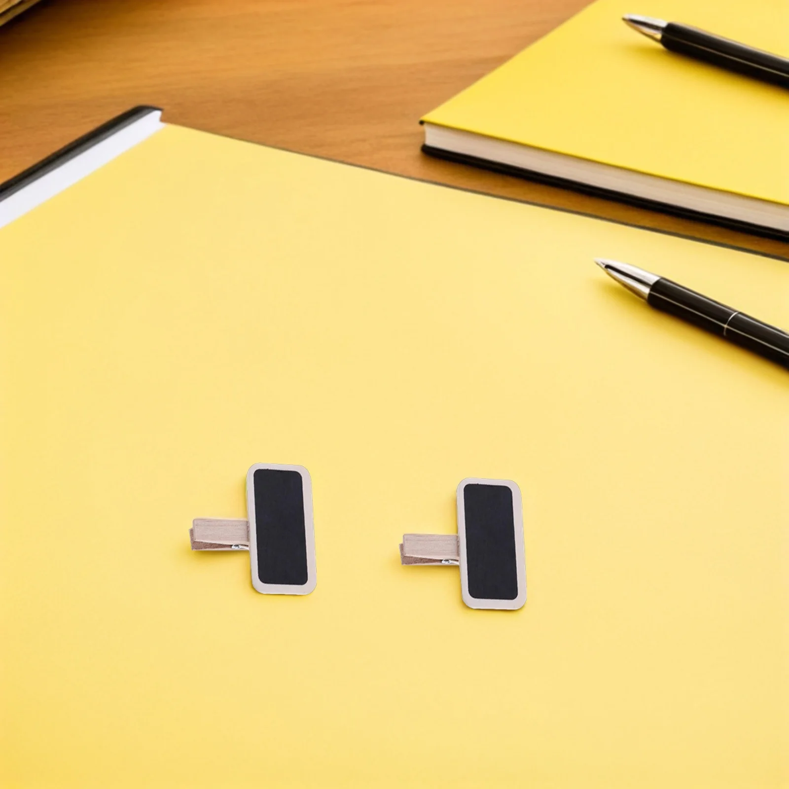 

100pcs Mini Chalkboard Label with Clips Rectangle Wooden Blackboard Erasable Memo Holders for Display Food Tag Name Place Card