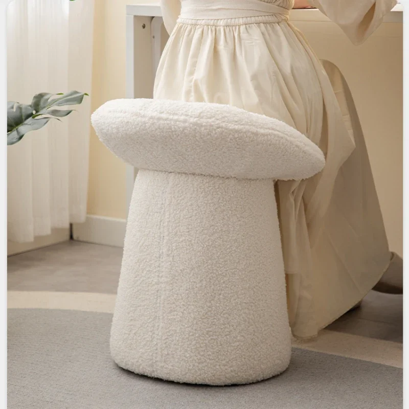 Lambswool Makeup Chair Luxury Dressing Stool Portable Vanity Seat Modern Household Chair Cozy Beauty Seat Elegant Dressing Chair