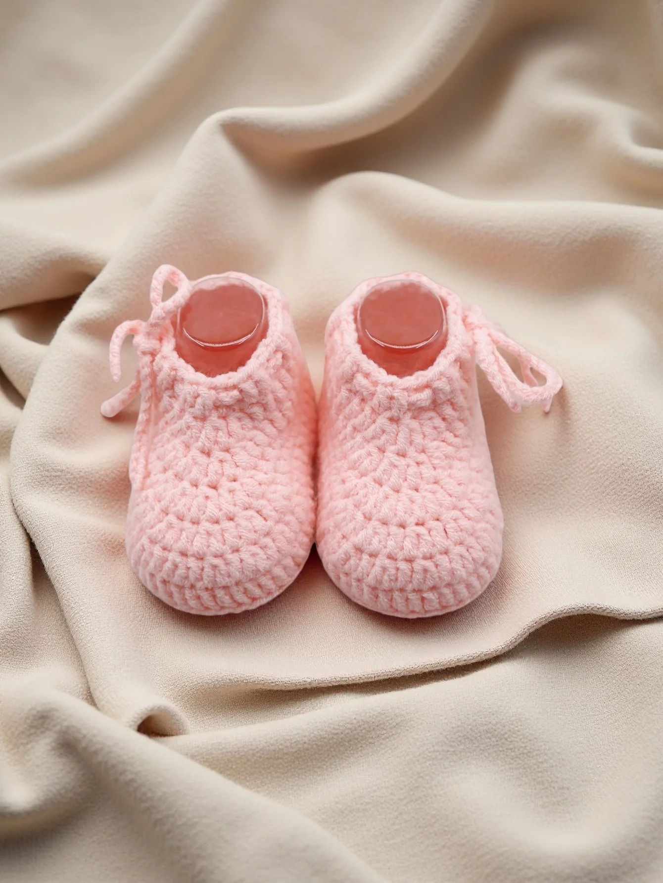زوج واحد من أحذية الأطفال المصنوعة يدويًا، شباشب كروشيه وردية للرضع، من عمر 0 إلى 12 شهرًا