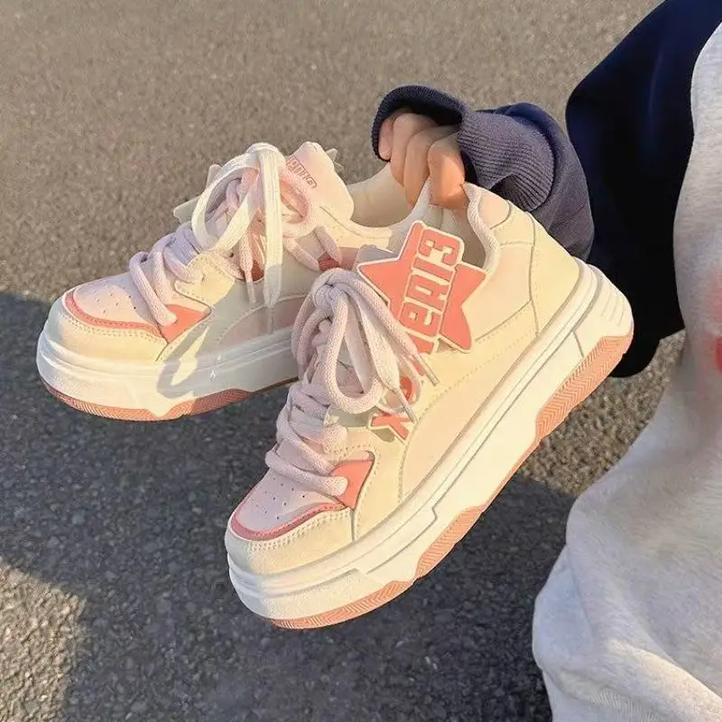 

2021 милая обувь на платформе, массивные женские кроссовки из искусственной кожи, эстетичная обувь с элементами алфавита, толстые кроссовки, розовые кроссовки
