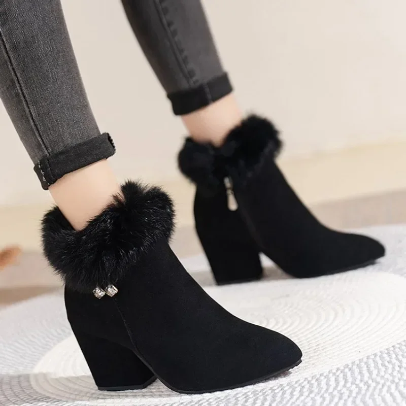 Botas de piel para mujer, botines puntiagudos cálidos, sexys, cómodos, invierno, 2023