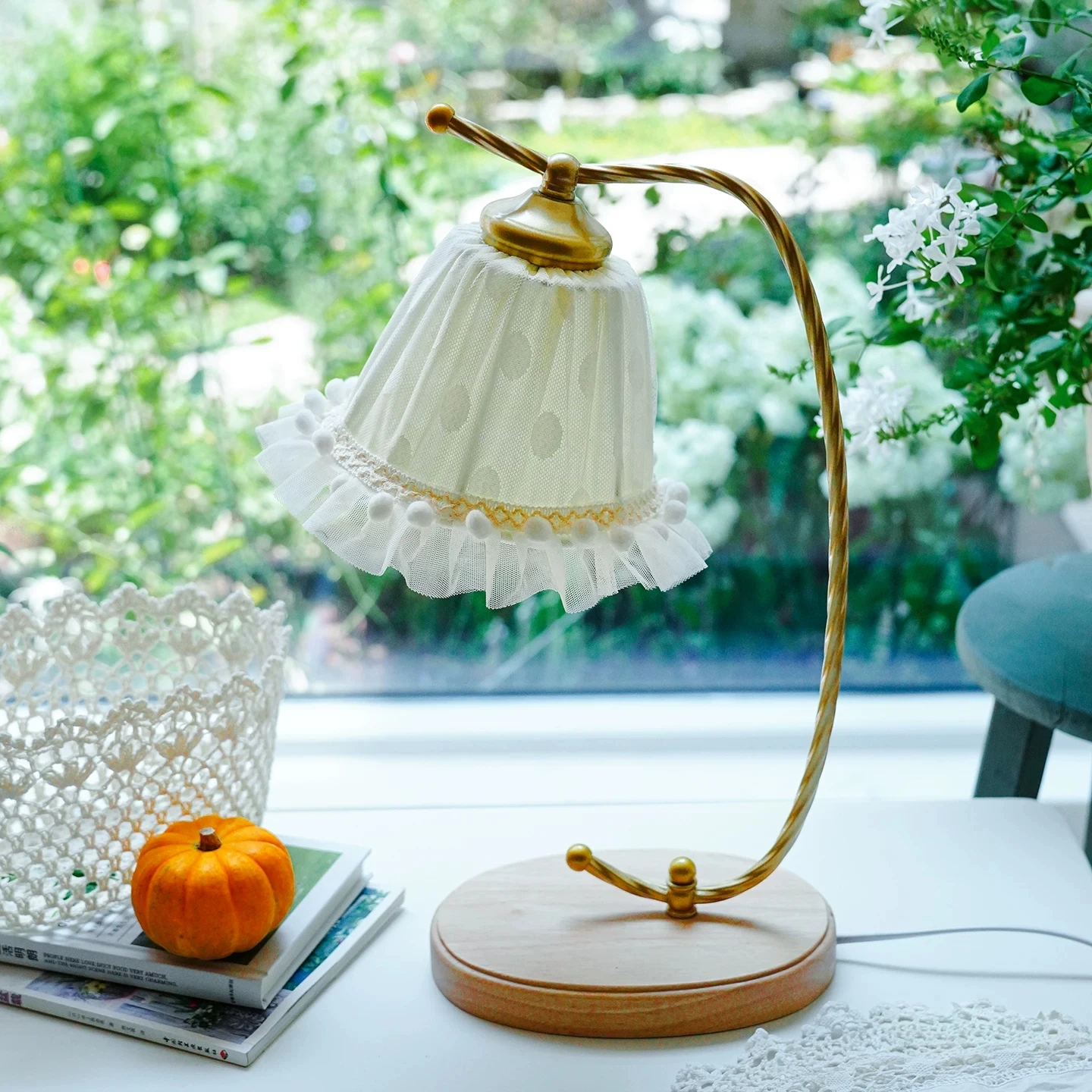Retro French Princess Dreamy American Girl Children's Room Lace Desk Lamp Bedroom Bedlight