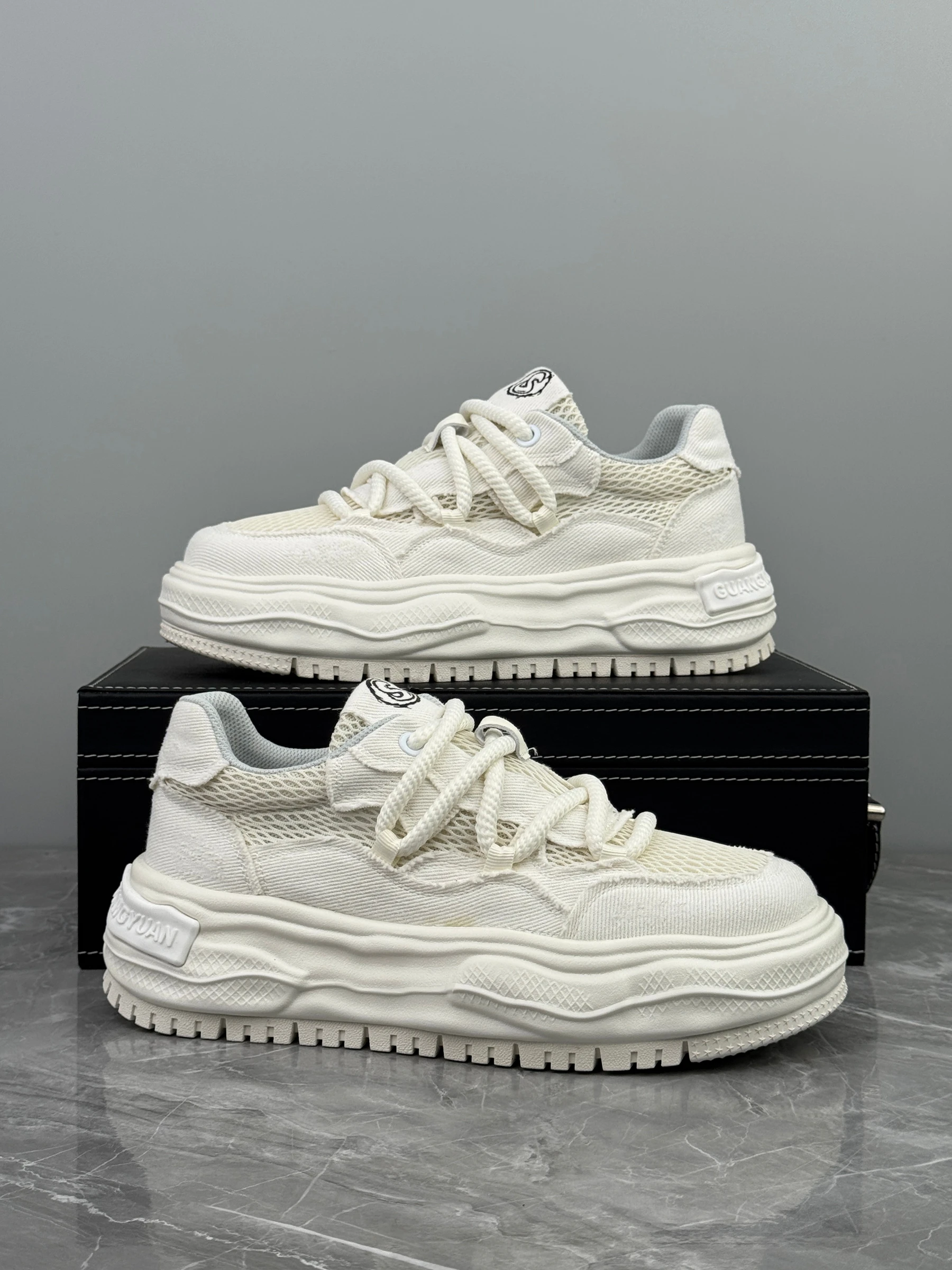 scarpe-casual-da-uomo-alla-moda-e-traspiranti-con-suola-spessa-nuovo-stile-estivo-aumento-di-altezza-comode-e-versatili