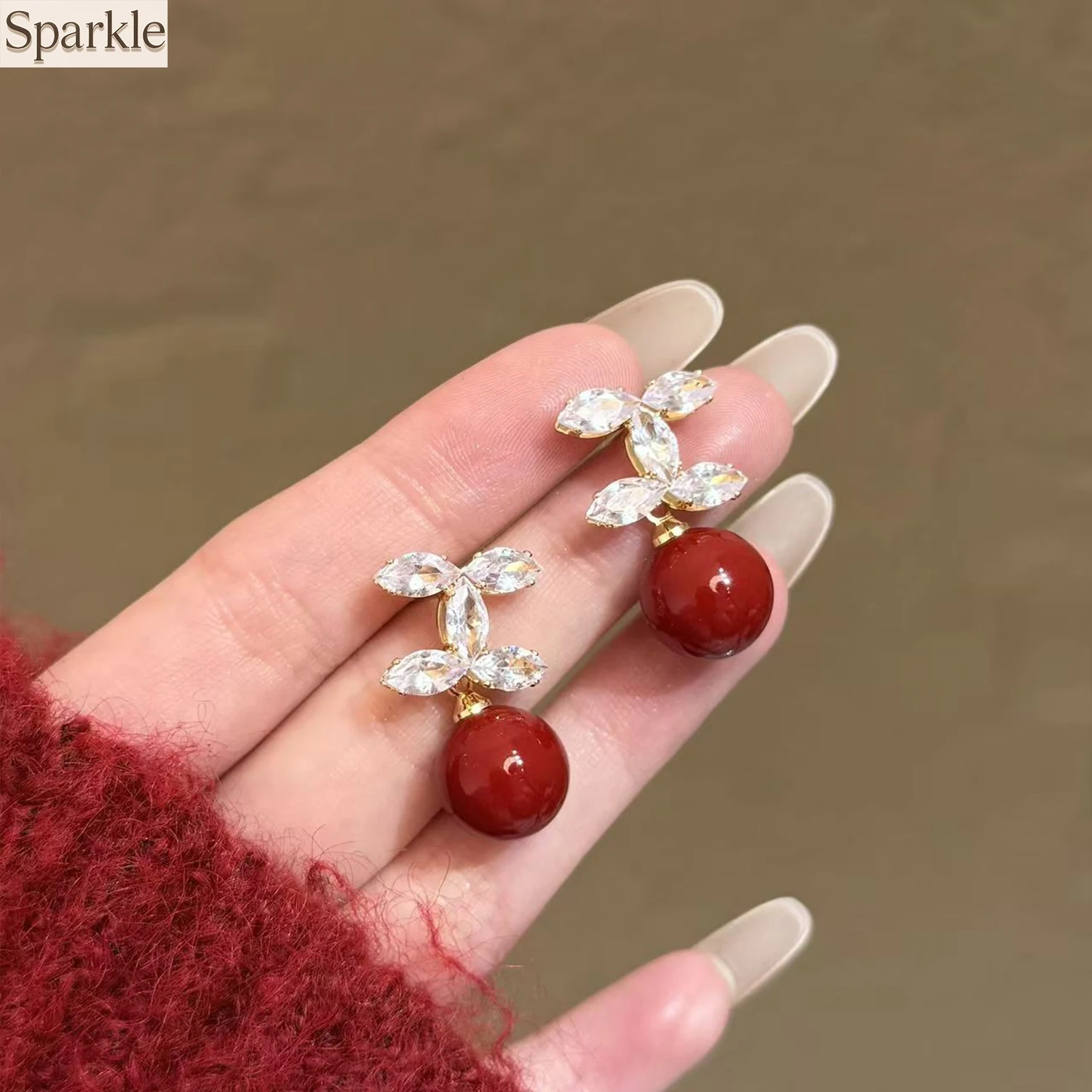 

Retro Red Pearl Letter Stud Earrings for Women Luxury New Year Jewelry Unique Ear Decorations from Mainland China