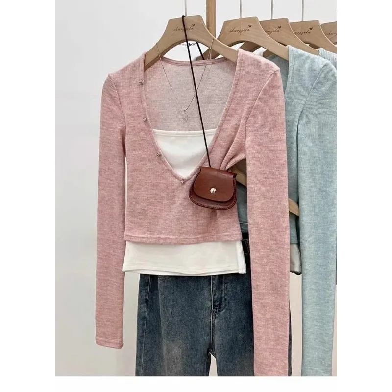 التباين اللون نصف الياقة المفتوحة قاع قميص المرأة زر كم طويل تي شيرت وهمية قطعتين تقسم الأعلى