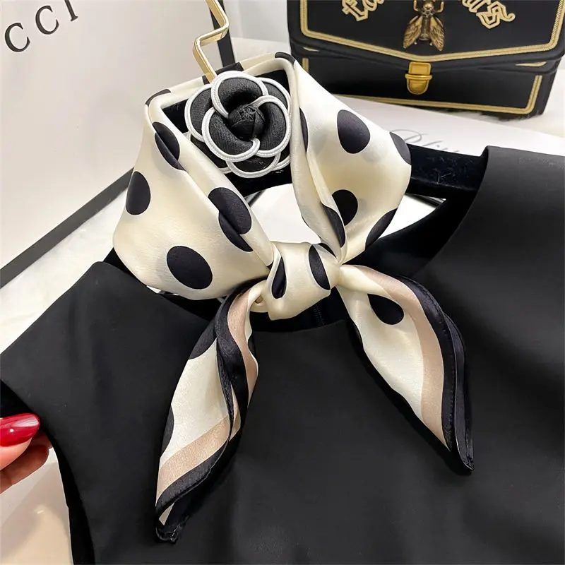 

New Hangzhou Women's All-Match Polka Dot Mulberry Silk Square Towel Ol Decoration Small Scarf