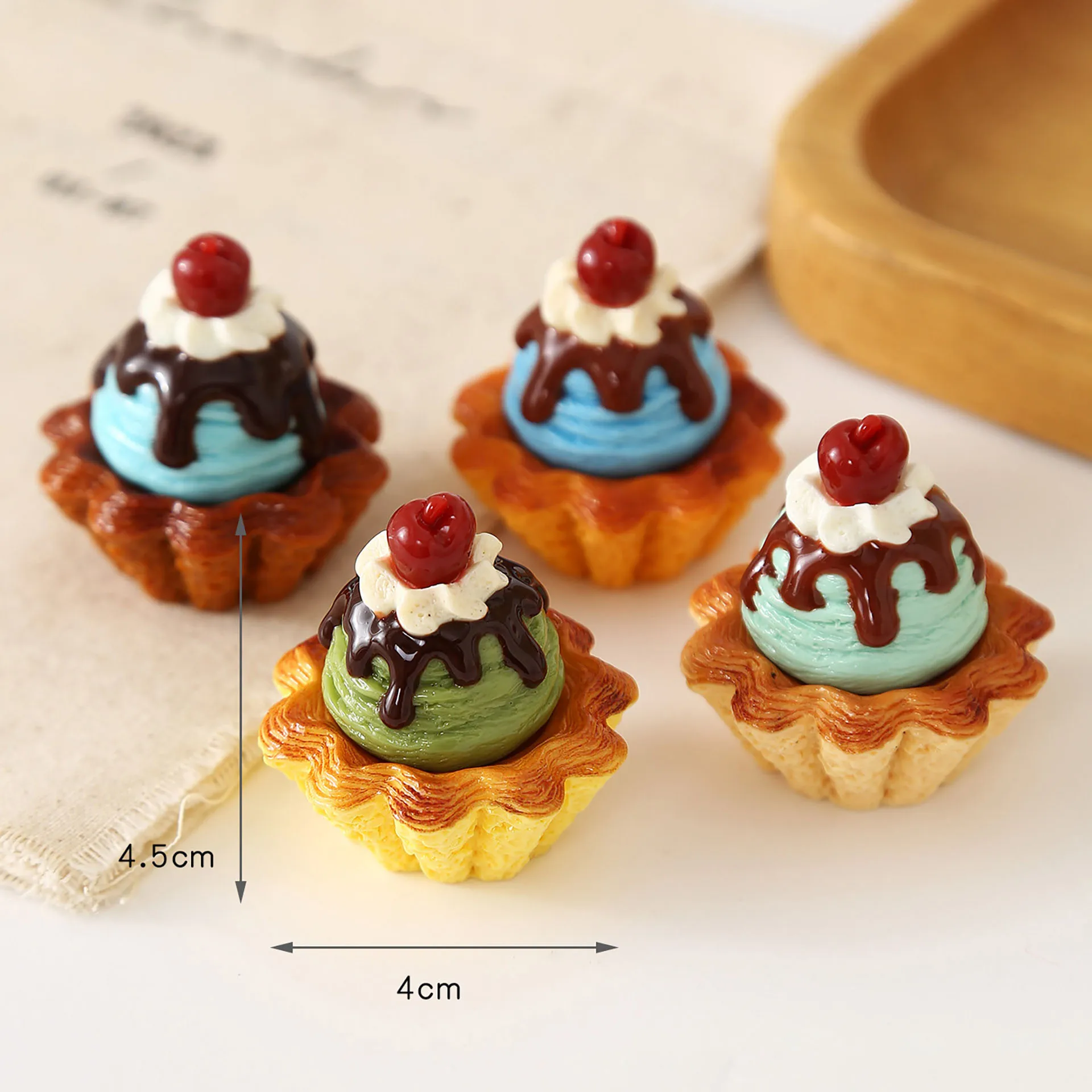 2pcs Resin Simulation Figurine Chocolate Sauce-Filled Ice Cream Ball Tart DIY Miniature Room Scene Decoration Items Accessories