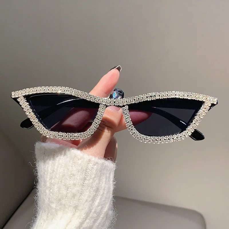 KAMMPT Vintage okulary przeciwsłoneczne kocie oczy kobieta Fashion Decor Party okulary przeciwsłoneczne z dżetów stylowe markowe okulary przeciwsłoneczne damskie