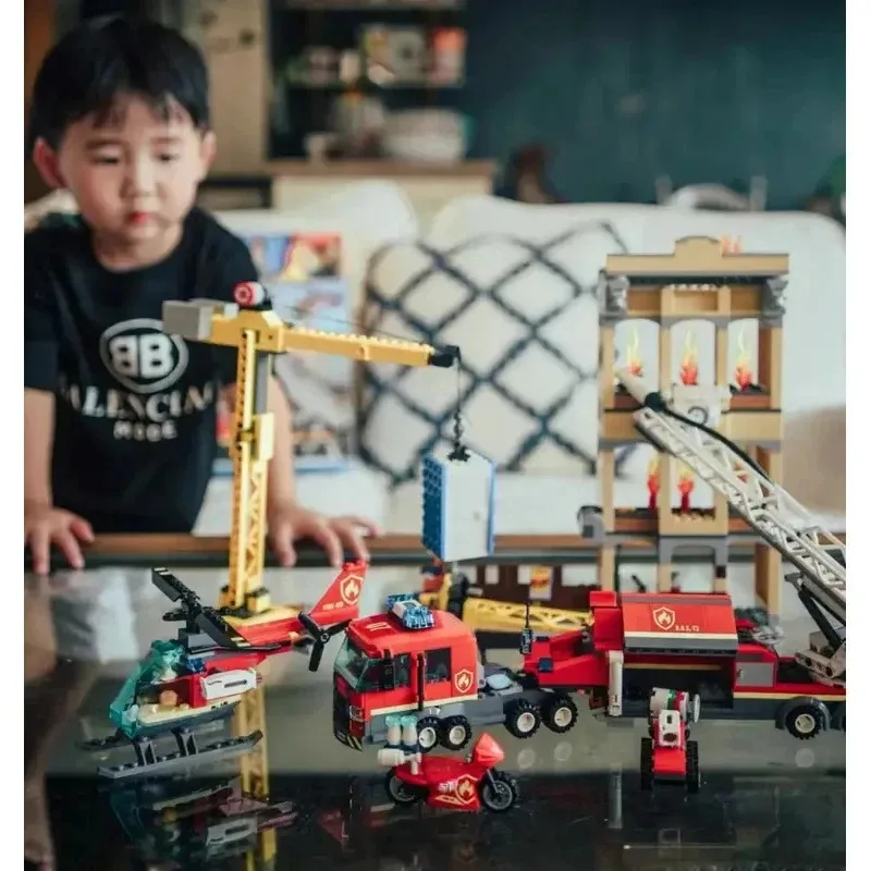 シティシリーズ ダウンタウン消防隊はしごモデル ビルディングブロック ブリック 誕生日プレゼント クリスマスおもちゃ 装飾装飾品 60216