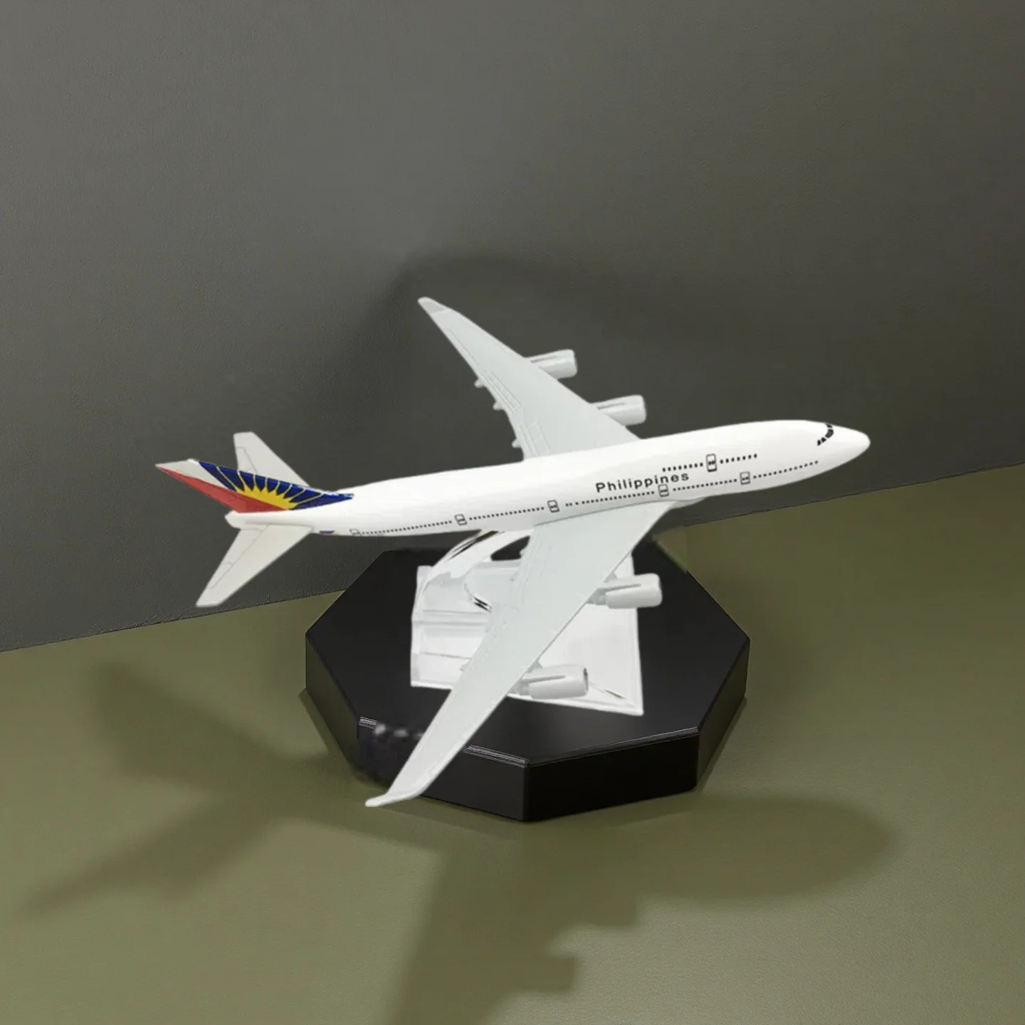 

Реплика 16 см B747 Philippine Airlines, модель 747, модель самолета, игрушка из сплава, металлические игрушки, литые под давлением самолеты, строительный комплект с игрушечным самолетом