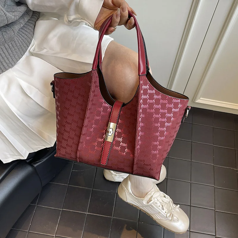

2025 Autumn Stylish Quilted Shoulder Bag for Women, Mini Structured Tote Purse, Adjustable Crossbody & Handheld Crossbody