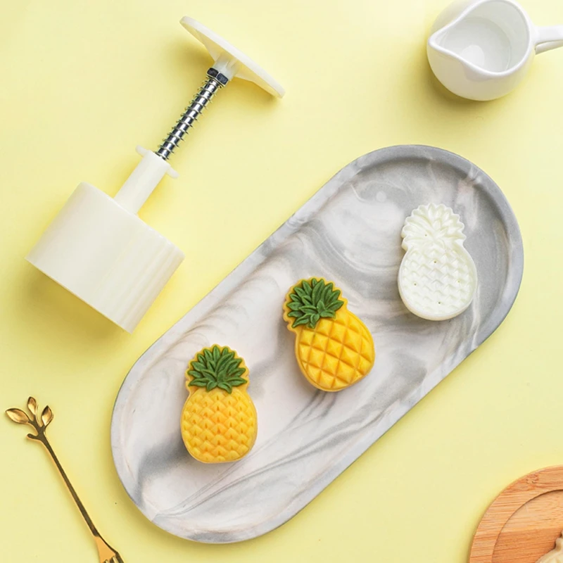 

Plastic Mooncake Stamps Mooncake Moulds Pineapple/Lotus Shaped Hand-Making DIY Mooncake Moulds for Mid-Autumn Festival