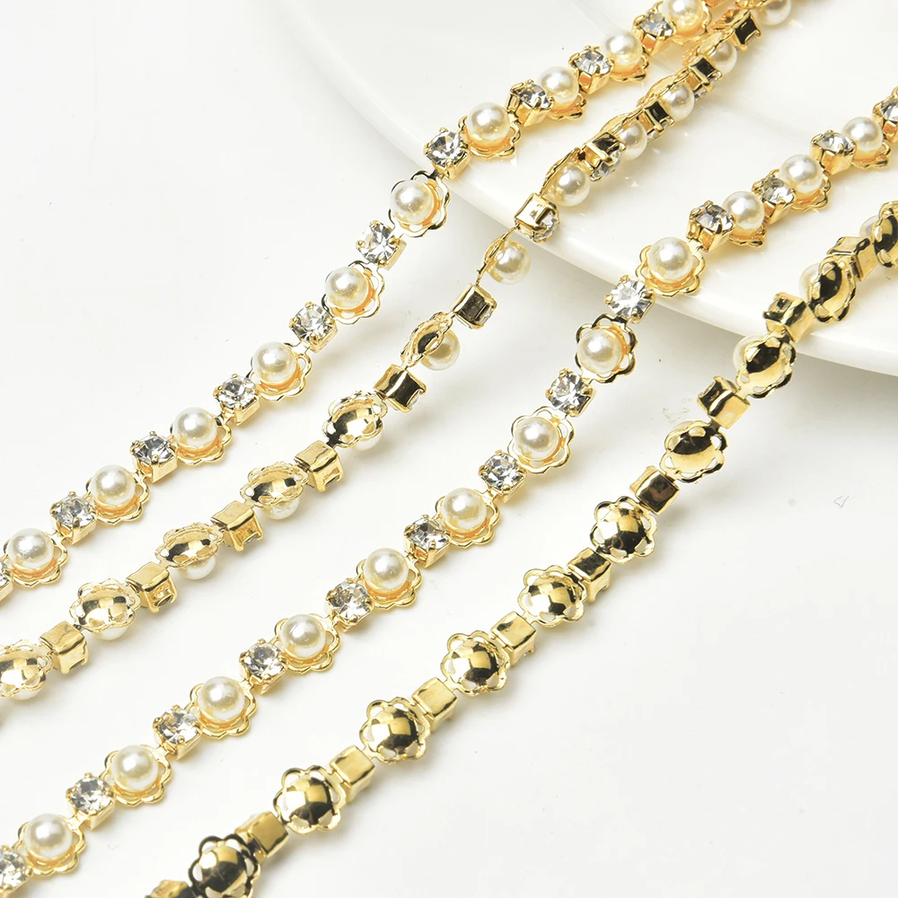 5mm Breite Perlen-Kristall-Blumenkette Silber-Gold-Basis Flache Rückseite Strass-Besatz für Brautkleider Schuhe Kleidung DIY Nähen Handwerk