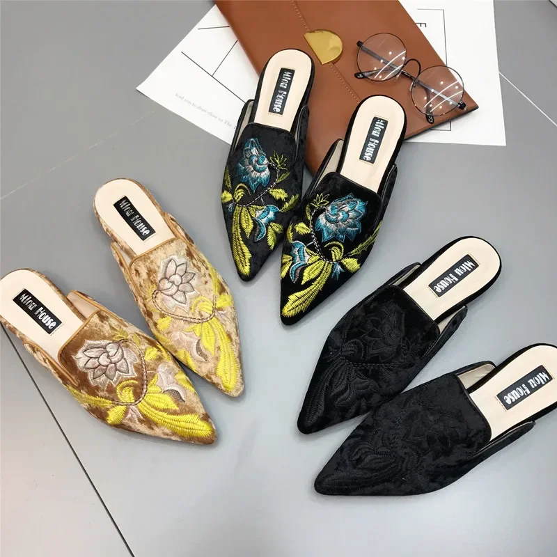 Fashion Embroidery Mules Women Fur Slides Half Slippers 3d Embroider Velvet Shoes Ladies Flats Flower Decoration Kendall