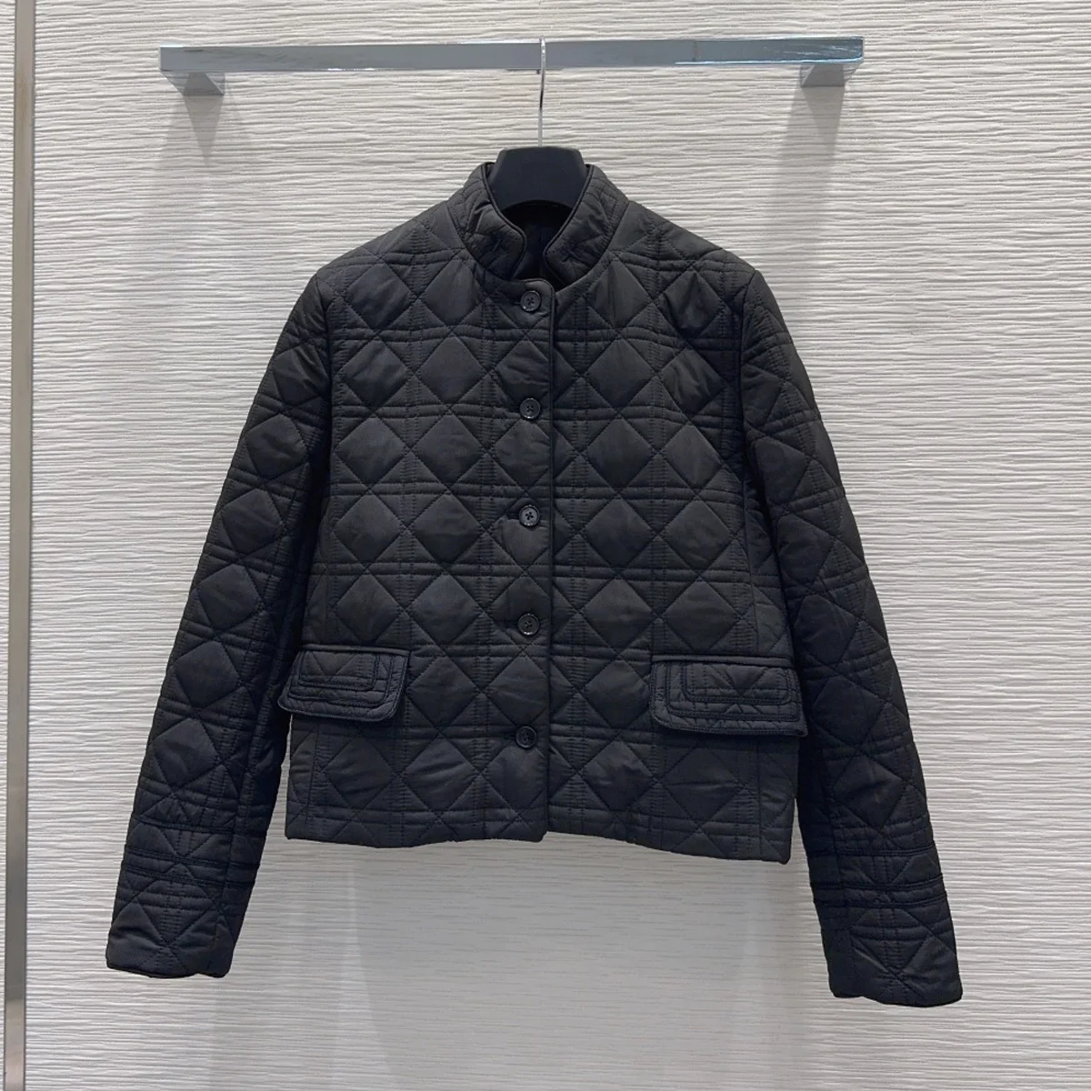 High Quality Women Stand Collar Short Quilted Jacket, Single Breasted Long Sleeve Outerwear, Solid Color Winter Coat lyt2610751
