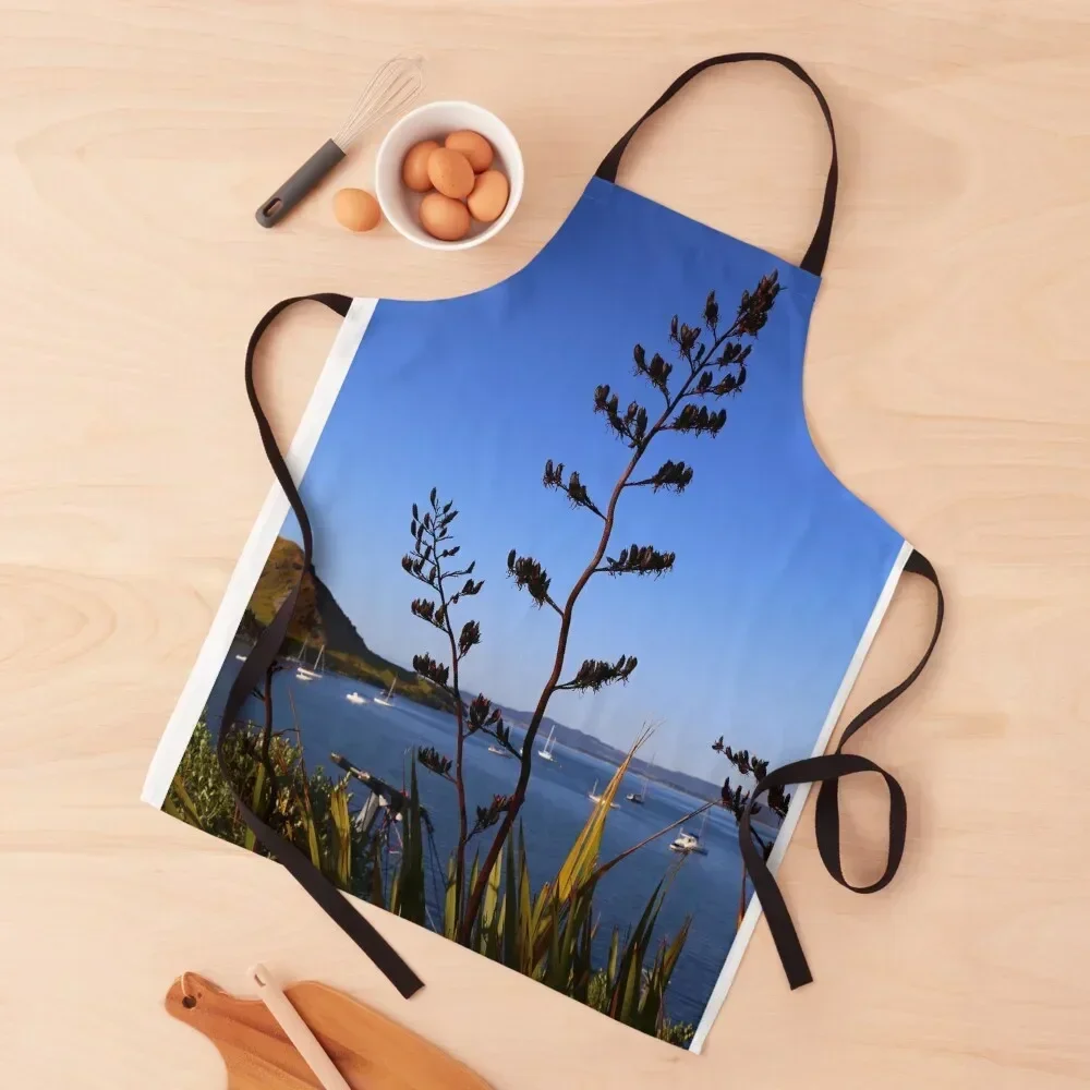 

Urquharts Bay NZ Apron beauty master Kitchens Woman Apron