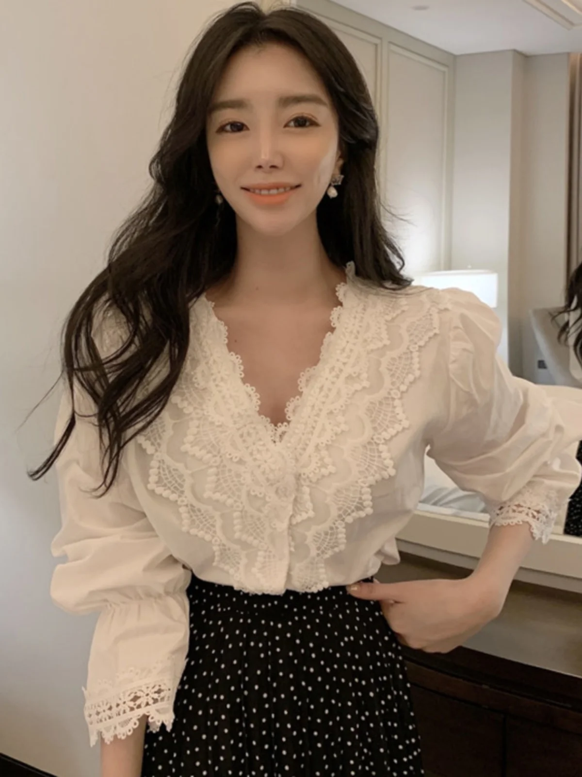 

Korean Sle Spring New Lace Trim V-ne Open Cardigan Bubble Sve Design Sensation irt Women Faion Ele Classy