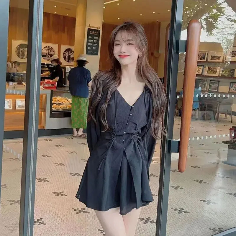 

Шифоновые женские шорты Дешевые предложения Шикарные и элегантные новые координатные повседневные особенности Одинаковые стильные женские короткие комплекты из 2 предметов