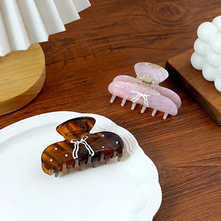 

Acetate Bow Hair Clip - Elegant Claw for Versatile Updos & Half-Up Styles