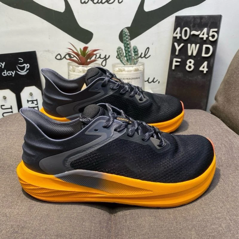 

New 2025 professional wear-resistant breathable unisex running shoes lightweight and comfortable outdoor casual sneakers Very go