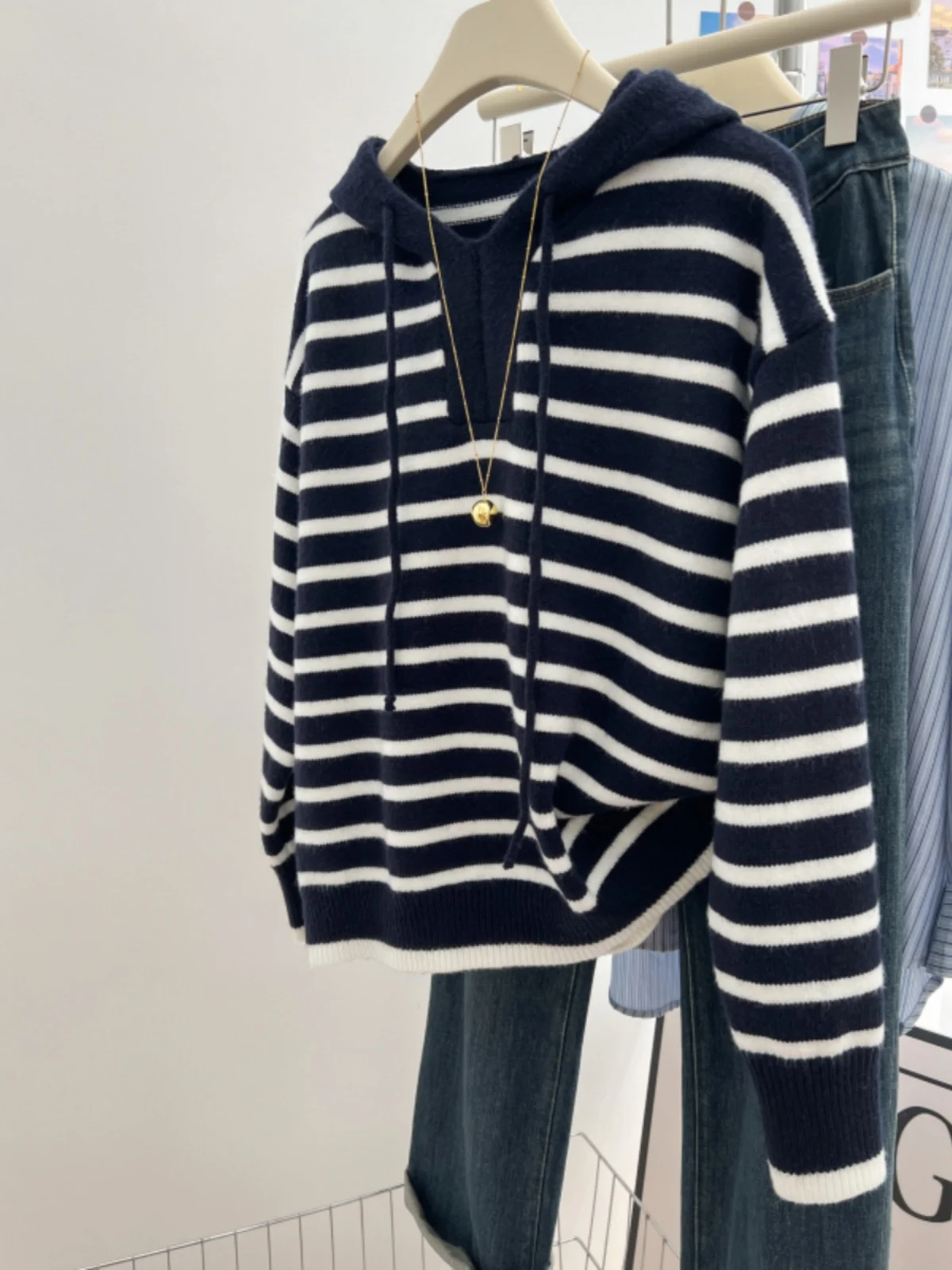 

Темно-синий полосатый свитер с капюшоном, женский осенне-зимний толстый свободный пуловер, свитер