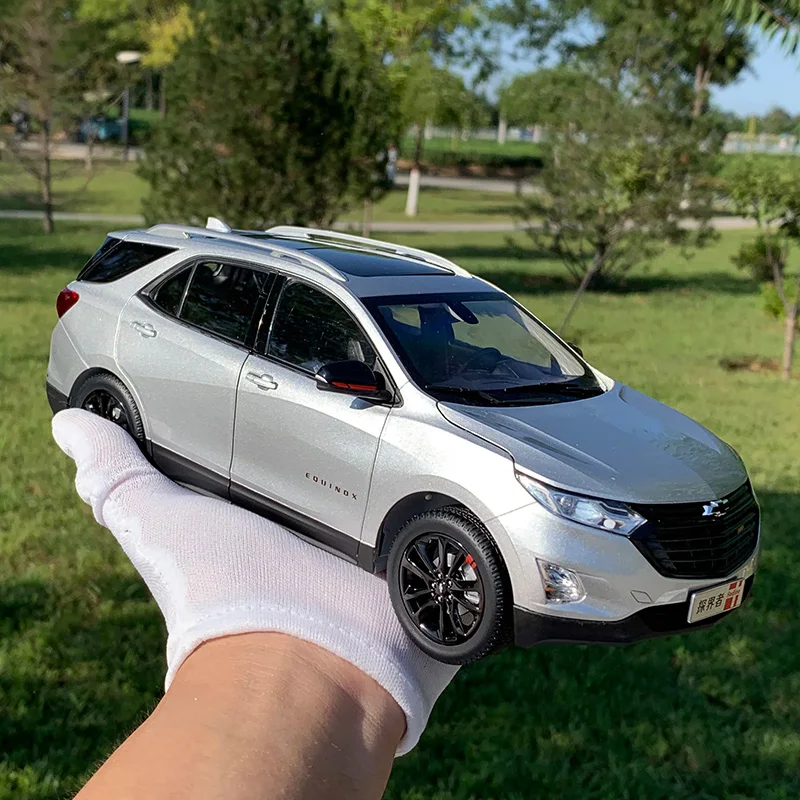 

1:18 Original Model,GM Chevrolet Equinox Redline,Alloy Car Model for Display,Gift and Collections