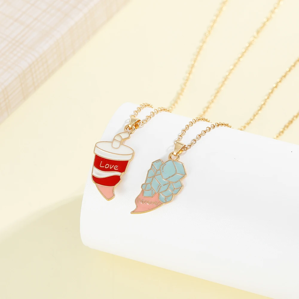 Juego de 2 collares dorados con forma de bebida y helado, con la inscripción 'Love Forever', para parejas, regalo para el Día de San Valentín.