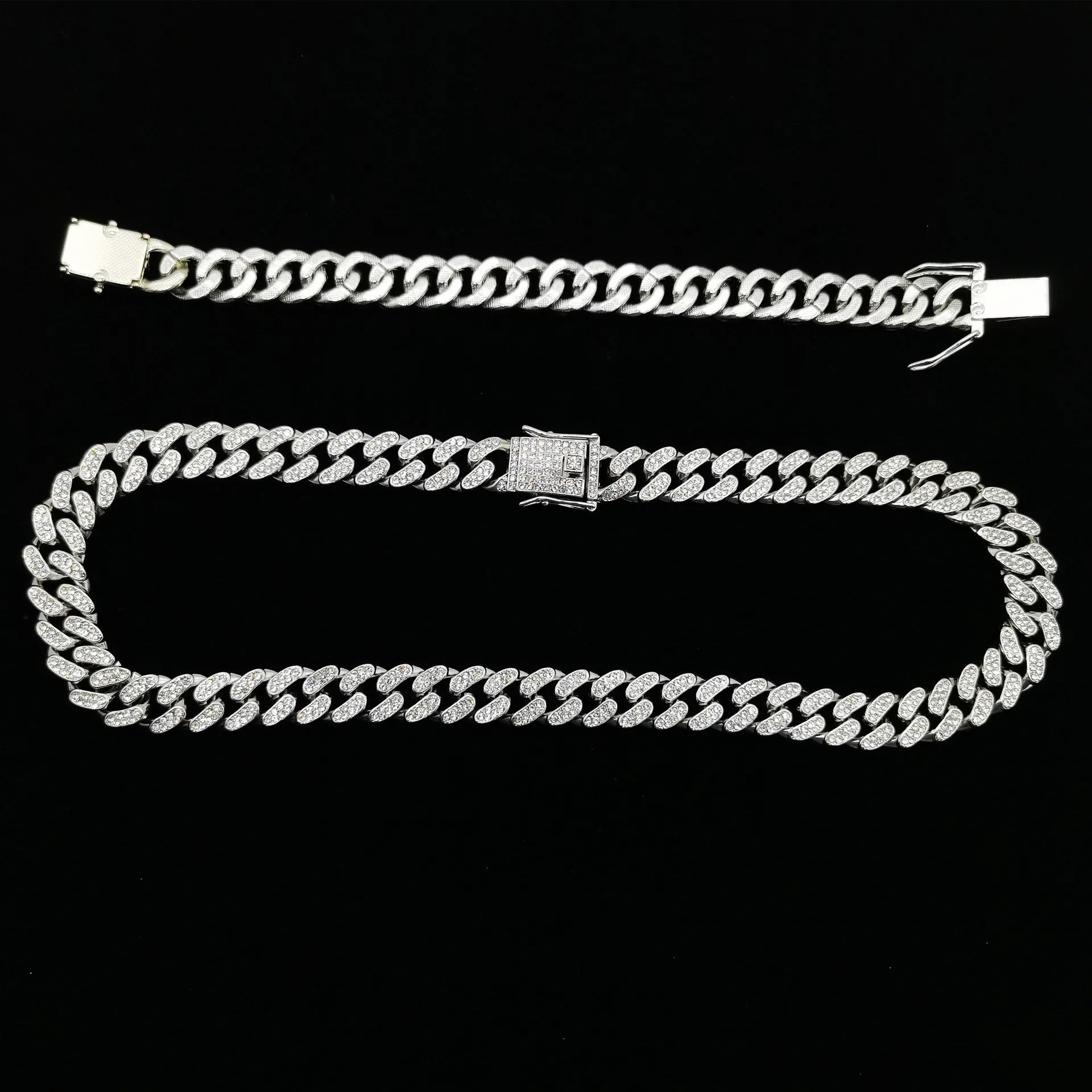 Men's Cuban Link Chain Necklace Well-polished Trrendy Necklace for Showing Distinctive Personality