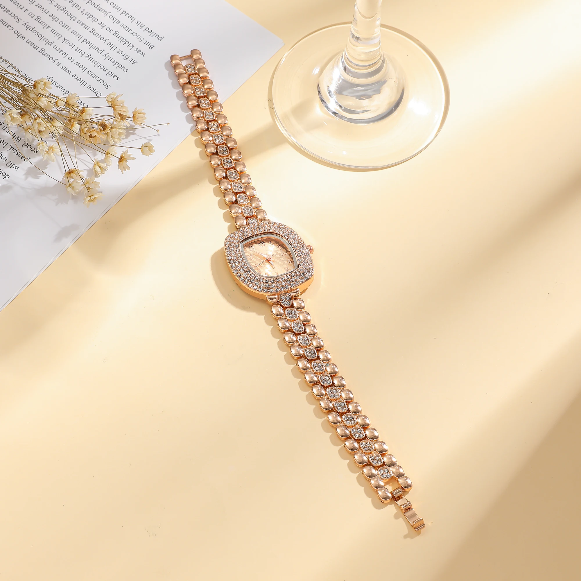 

Роскошные женские часы Tonneau из розового золота с бриллиантами, циферблат цвета шампань, браслет из нержавеющей стали, блестящие кварцевые наручные часы, идеальный вариант