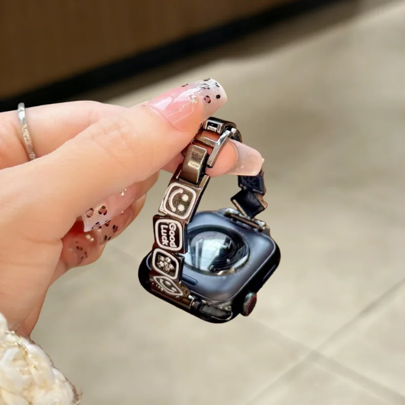 Cinturino in metallo retrò di  - Luxury Watch Apple recensione e prezzo