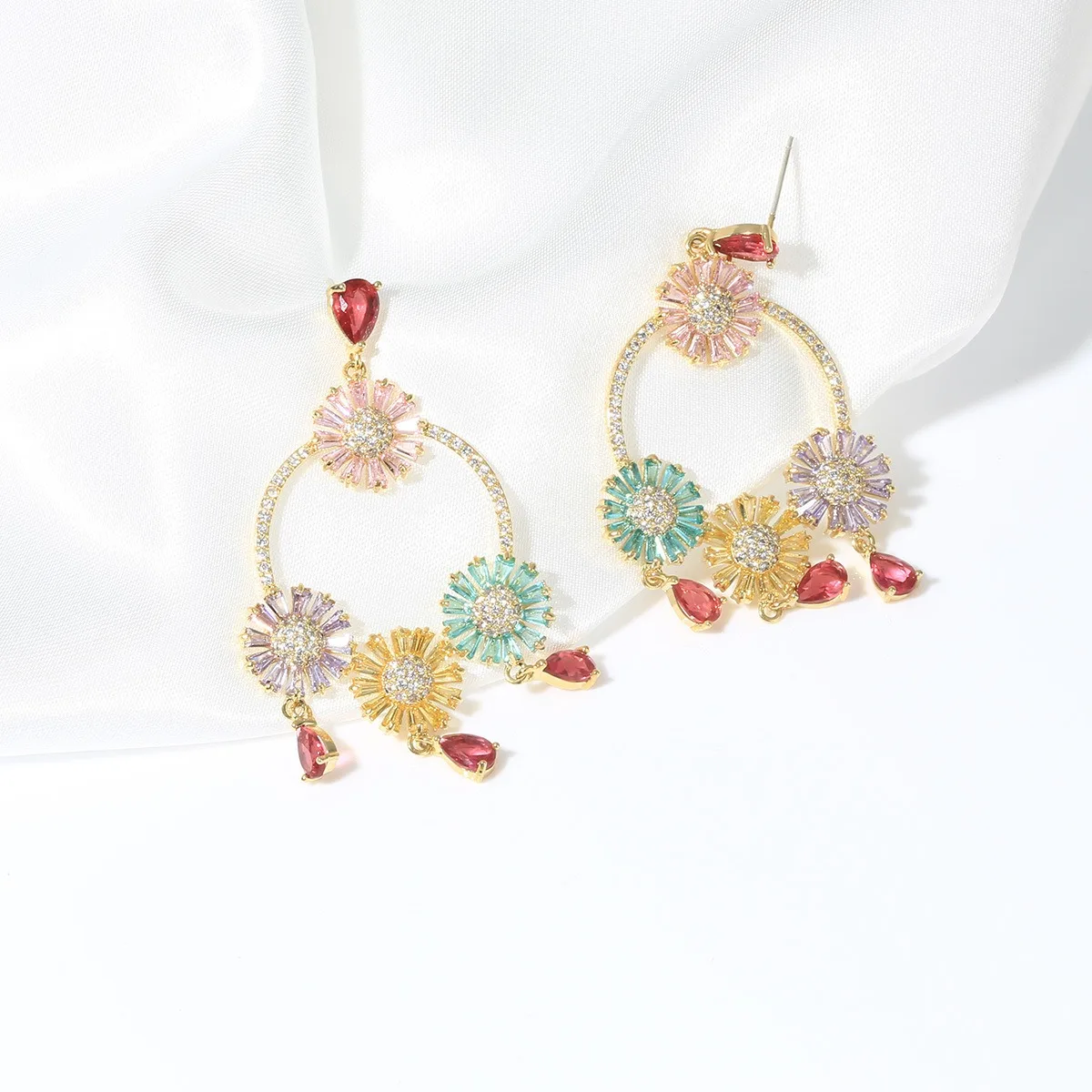 

New Rhinestone Earrings For Women High Quality Fashion Big Earrings Women Jewelry Accessories Ladies New Year Gifts