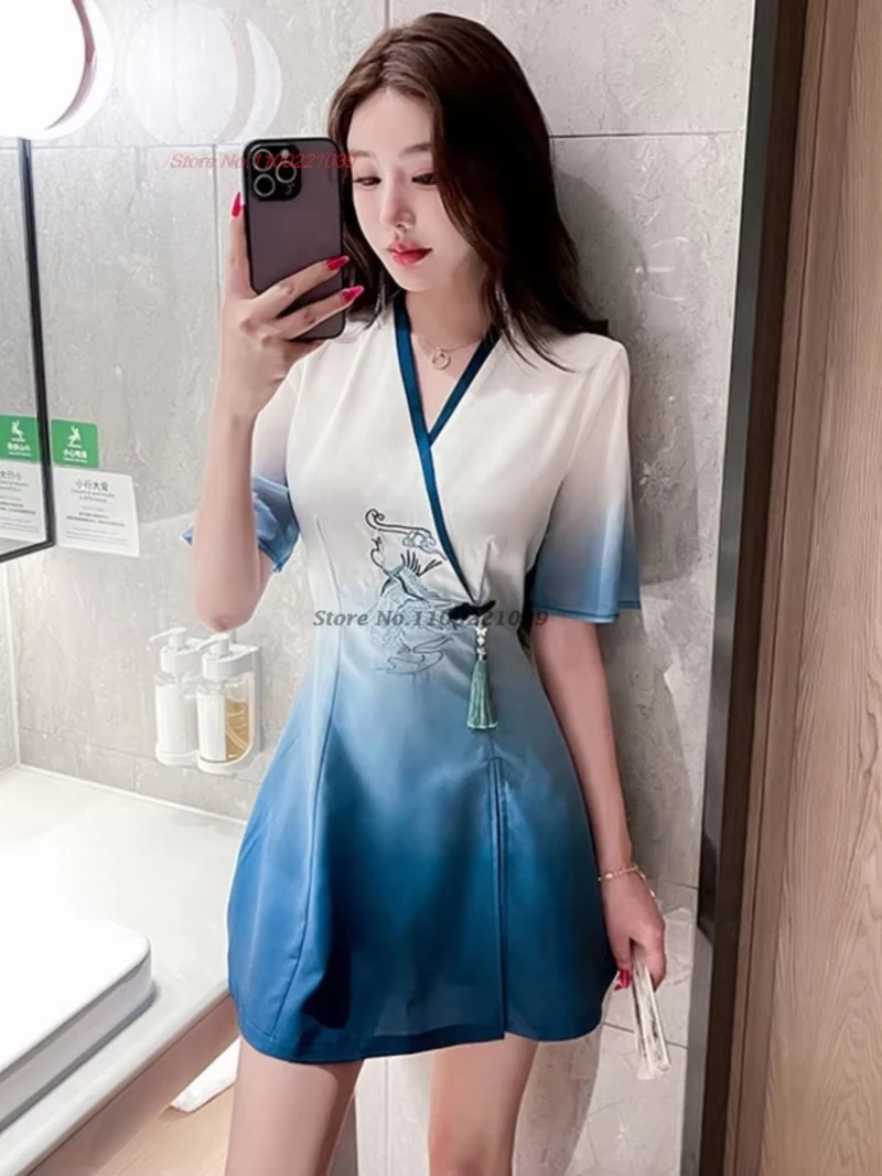 Gaun qipao seksi klub malam Cina 2025, cheongsam modern dengan warna gradasi nasional, set gaun qipao + celana pendek, gaun kerja untuk hotel dan spa