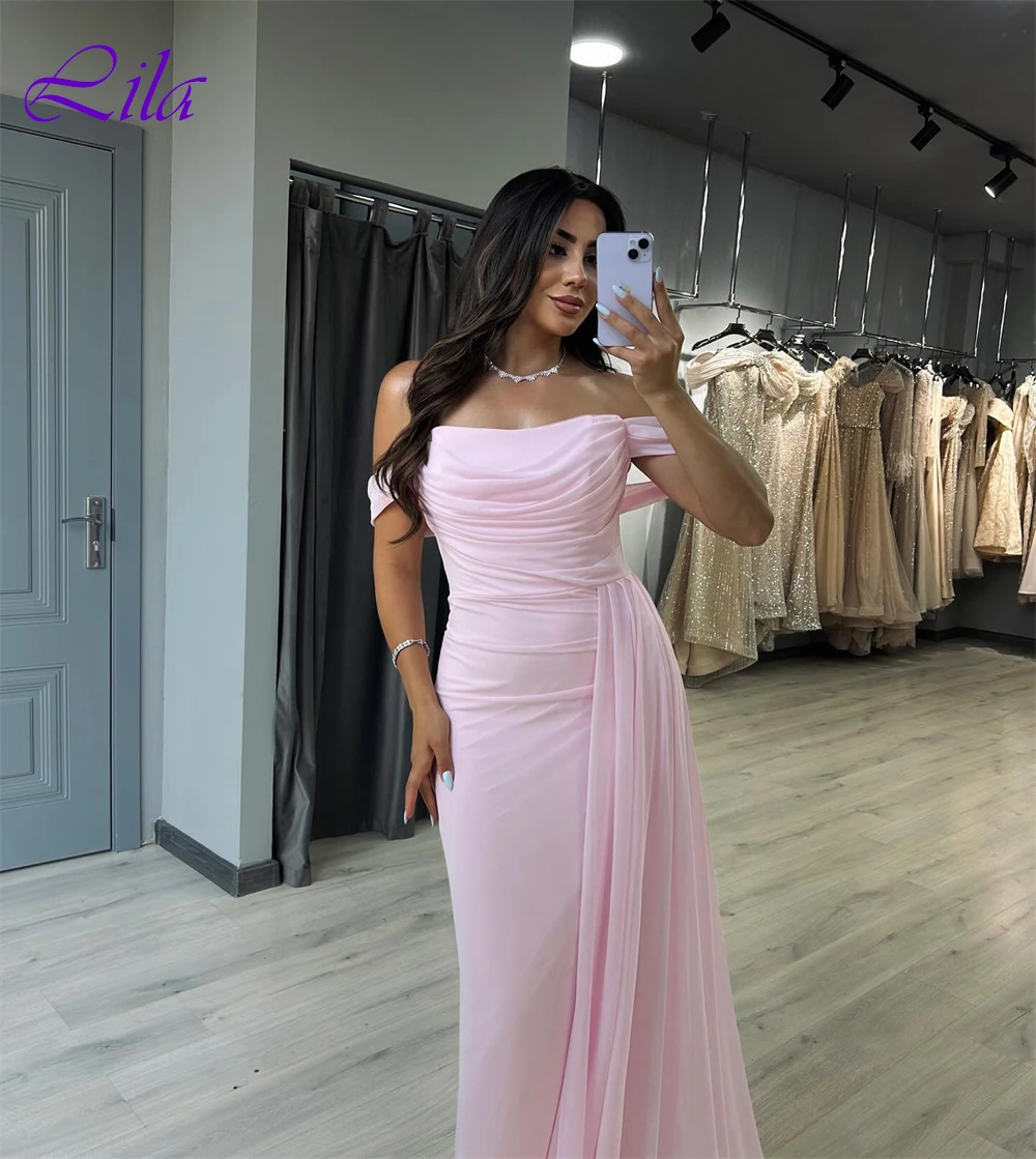Abito da sera elegante in chiffon rosa personalizzato Abito da festa formale con scollo a barca e spalle scoperte Abito da ballo con strascico a sirena morbida