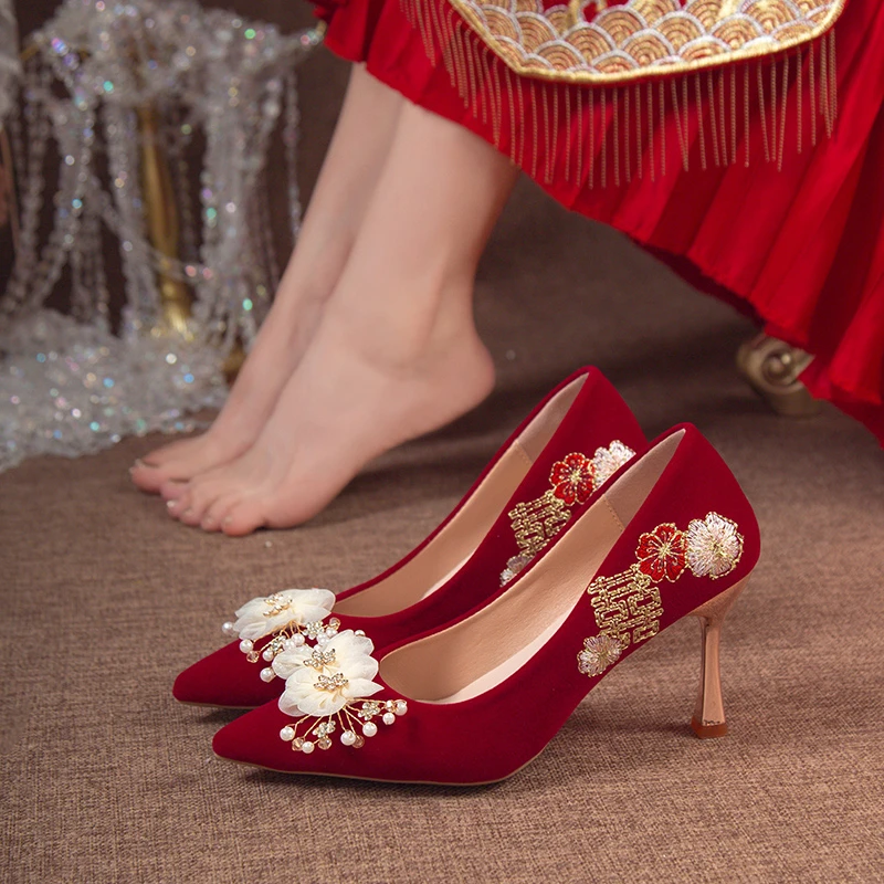 Flowers red senior wedding shoes Chinese Xiuhe dress two wear wedding wedding shoes 2024 new not tired feet stiletto heels