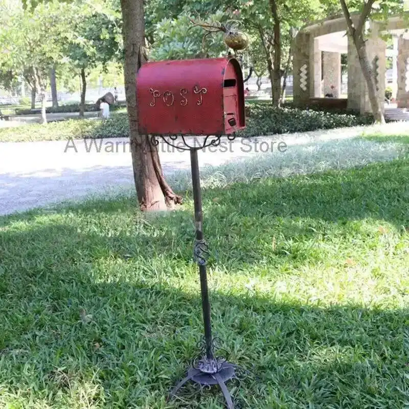 

European Wrought Iron Outdoor Mailboxes Villa Vertical Red Mailbox Garden Floor Type Outdoor Mailbox Retro Courtyard Post Box P
