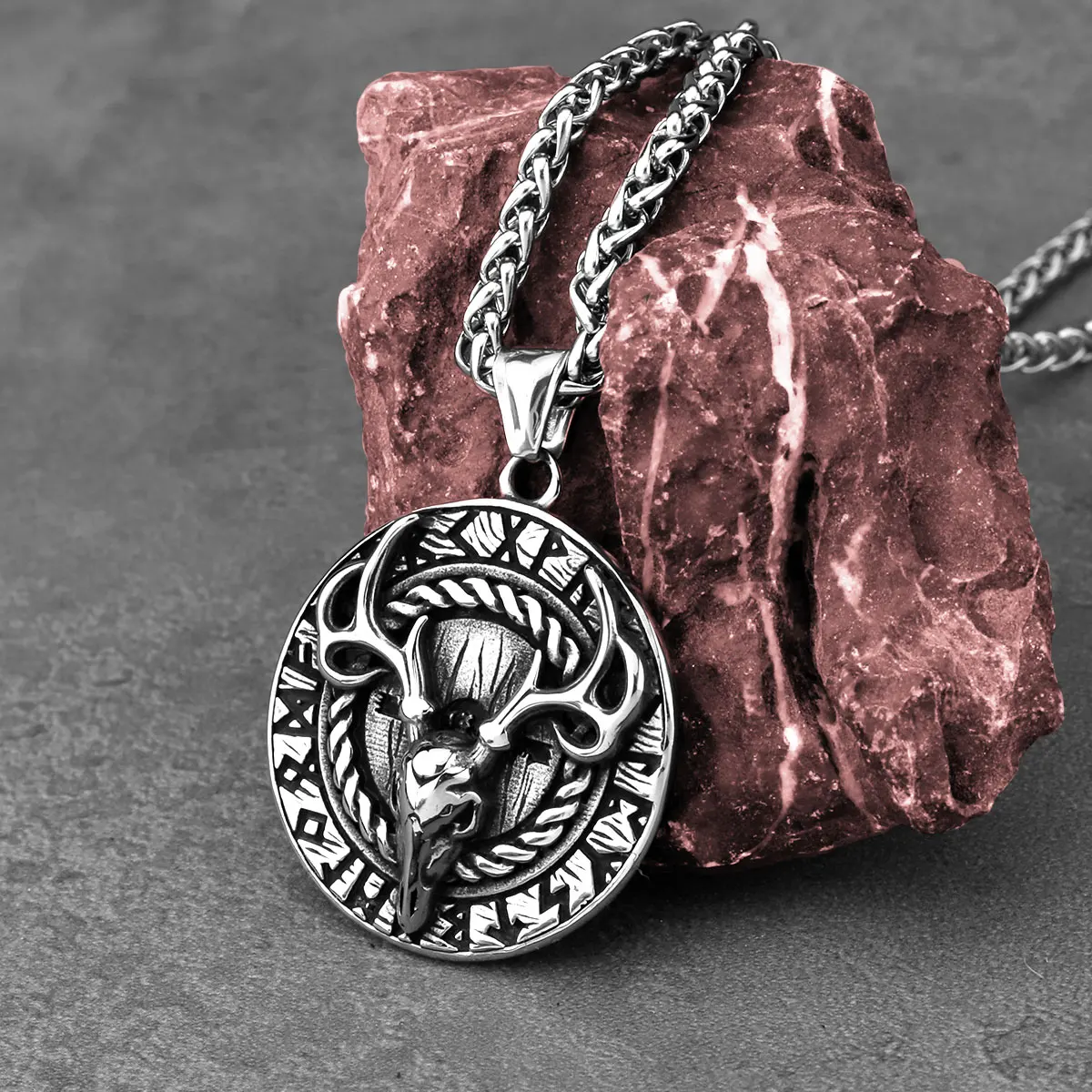 Vintage Viking Deer Rune Necklace Men's Stainless Steel Fashion Odin Rune Charm Pendant Necklace Hip-hop Biker Jewelry Gift