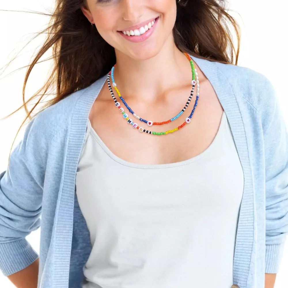 

100 шт. белых акриловых бусин-букв, разноцветные круглые бусины-буквы 4x7 мм, бусины-алфавит для поделок своими руками